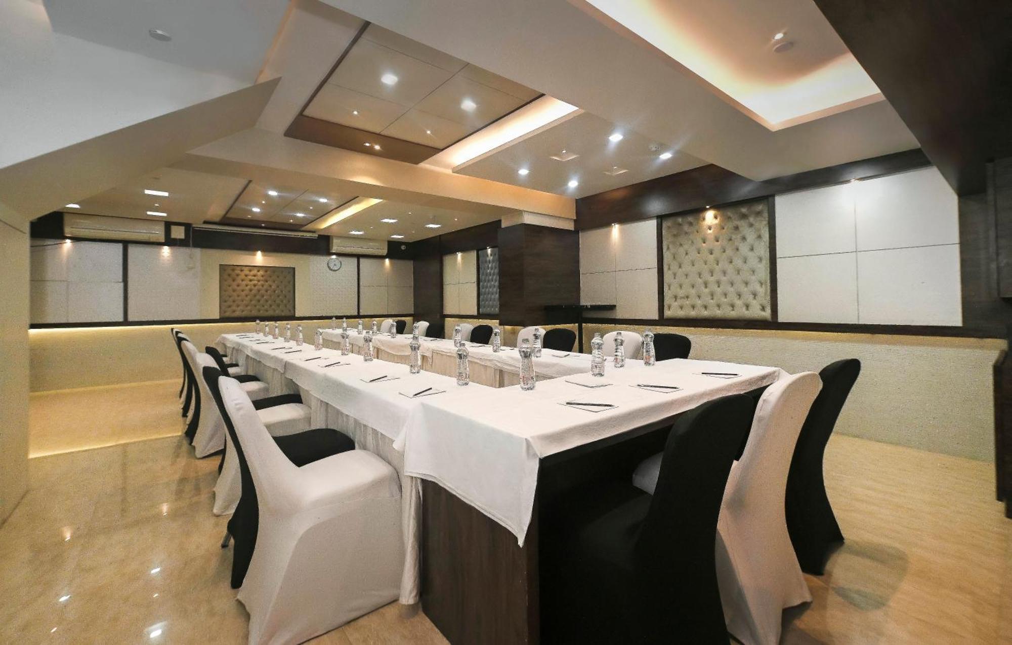 Hotel Le Grande - Mumbai International Airport Екстер'єр фото