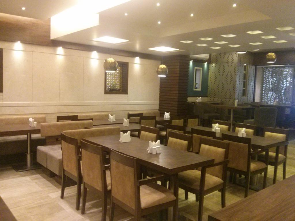 Hotel Le Grande - Mumbai International Airport Екстер'єр фото